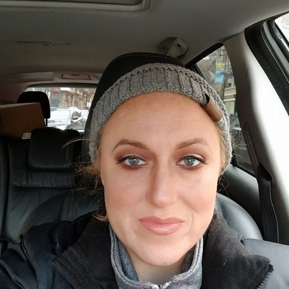 Meet your Posher, Larissa